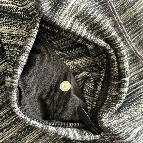 Lululemon Women's Define Hooded Jacket Nulu - Picture 5 of 6
